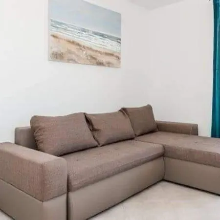 Appartement Ana - *